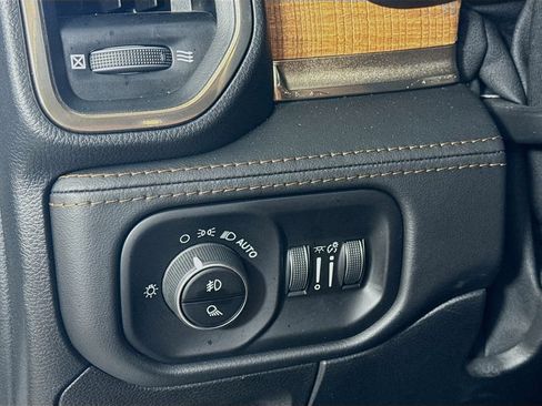 Used 2021 RAM 1500 Limited AWD/4WD image 12
