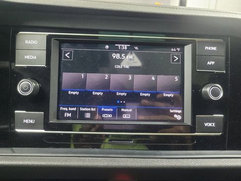 Used 2024 Volkswagen Jetta SE w/ Panoramic Sunroof Package image 25