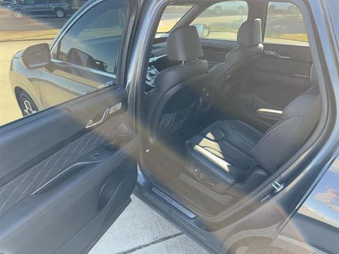 Used 2022 Hyundai Palisade Calligraphy image 9
