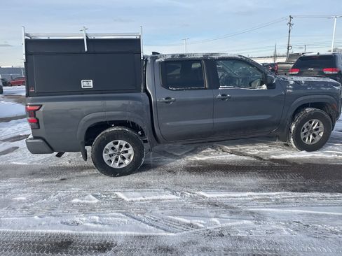 Used 2024 Nissan Frontier SV image 10