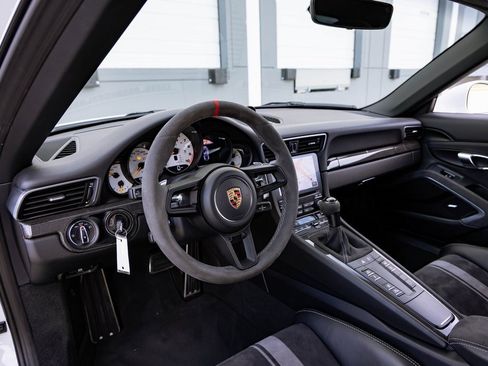 Used 2018 Porsche 911 GT3 image 22