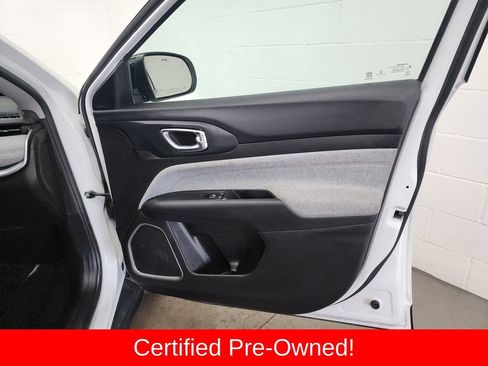 Certified 2022 Jeep Compass Latitude image 30