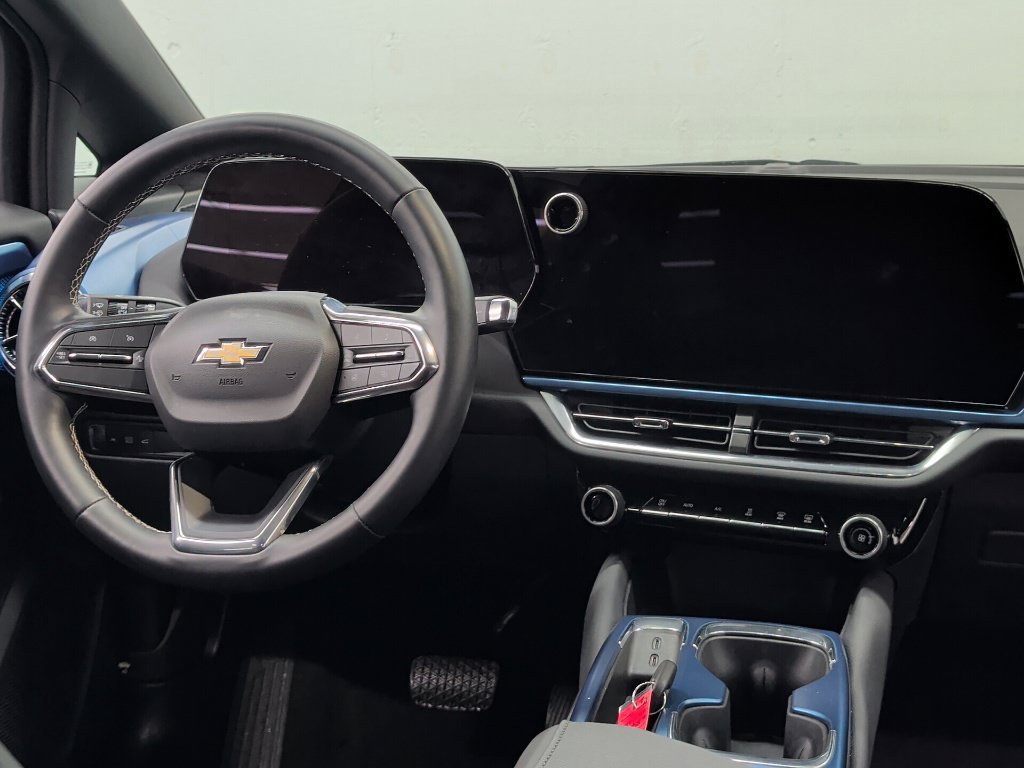 Used 2024 Chevrolet Equinox EV LT FWD image 29