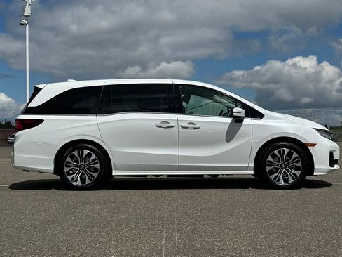 New 2026 Honda Odyssey Elite image 2