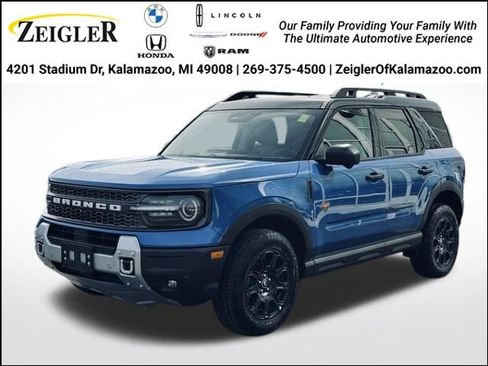 Used 2025 Ford Bronco Sport Badlands AWD/4WD image 1