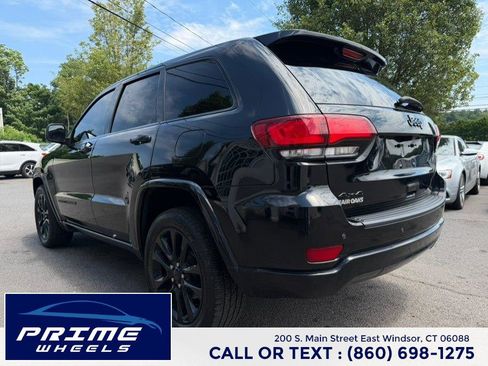 Used 2019 Jeep Grand Cherokee Altitude AWD/4WD image 5
