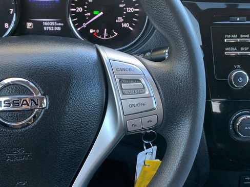 Used 2015 Nissan Rogue S image 15