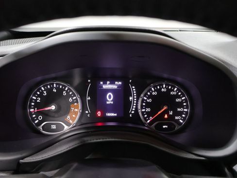 Used 2023 Jeep Renegade Latitude w/ Premium Group AWD/4WD image 40