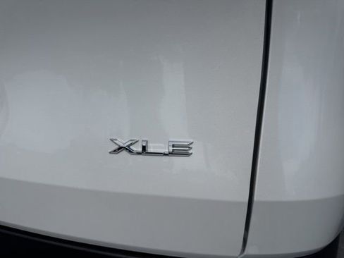 Used 2024 Toyota Grand Highlander AWD image 10