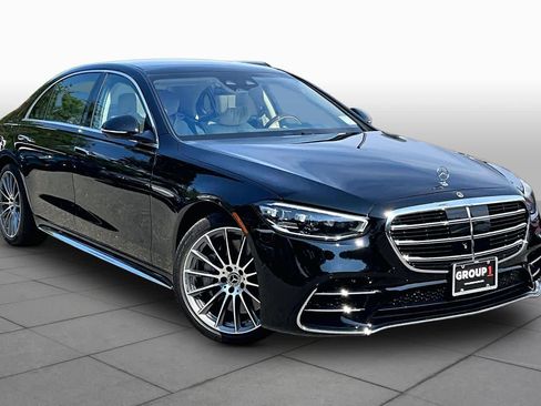 Used 2025 Mercedes-Benz S 580 4MATIC Sedan image 3