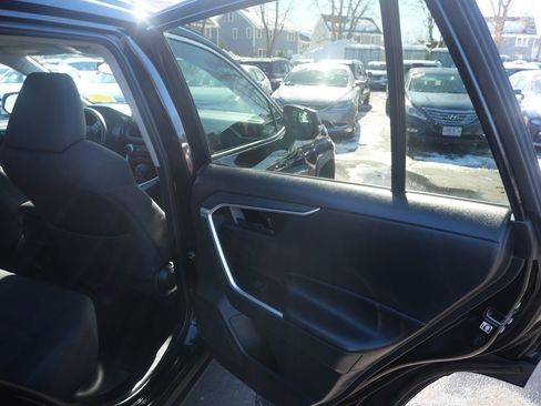 Used 2019 Toyota RAV4 LE image 29