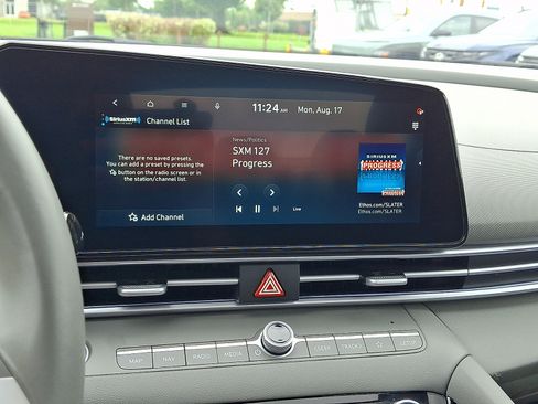 Certified 2025 Hyundai Elantra SEL FWD image 17
