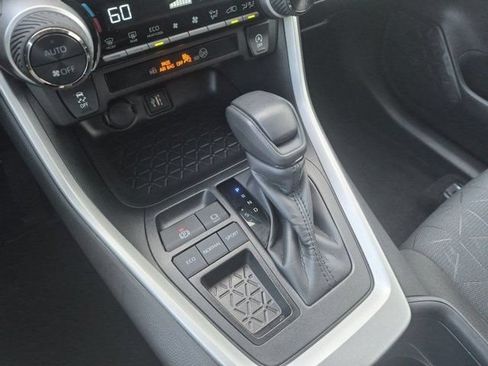 Used 2025 Toyota RAV4 XLE FWD image 15