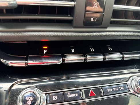Used 2020 Lincoln Corsair AWD image 18