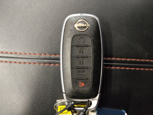 Used 2025 Nissan Sentra SR FWD image 32