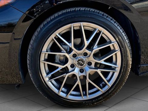 Used 2024 Nissan Sentra SR w/ SR Premium Package image 11