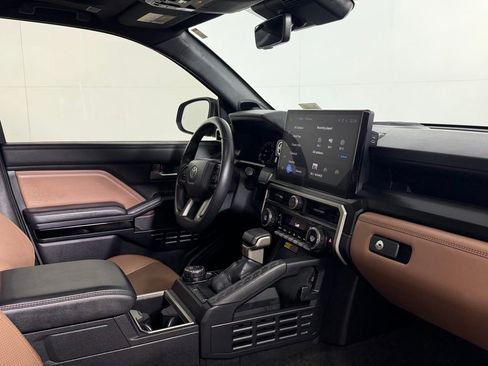 Used 2025 Toyota 4Runner Limited AWD/4WD image 30