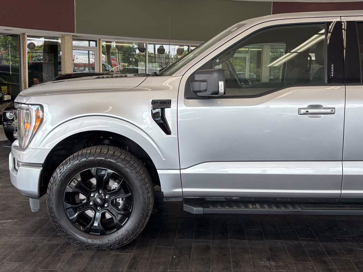 Used 2022 Ford F150 XLT w/ Equipment Group 302A High AWD/4WD image 15