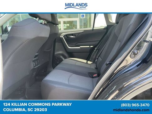 Used 2020 Toyota RAV4 XLE FWD image 9