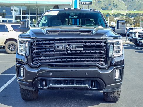 Used 2021 GMC Sierra 3500 Denali w/ Denali Black Diamond Edition image 19