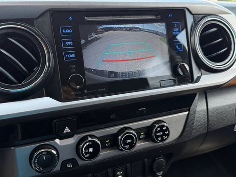 Used 2017 Toyota Tacoma SR5 AWD/4WD image 27