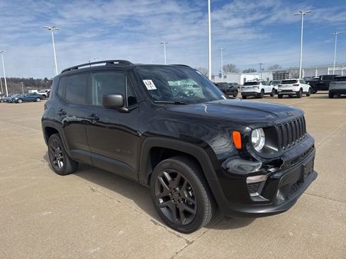 Used 2021 Jeep Renegade Latitude image 1