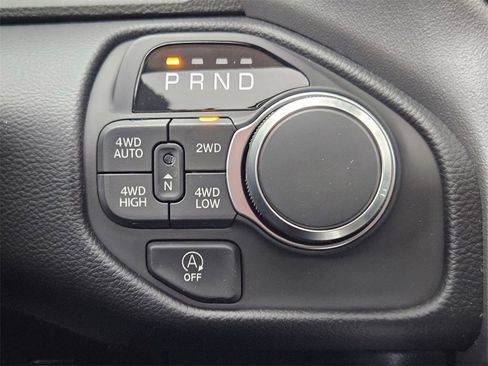 New 2026 RAM 1500 4x4 Crew Cab image 29