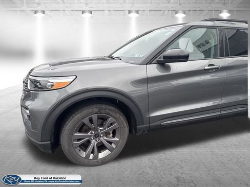 Used 2023 Ford Explorer XLT w/ Equipment Group 202A image 4