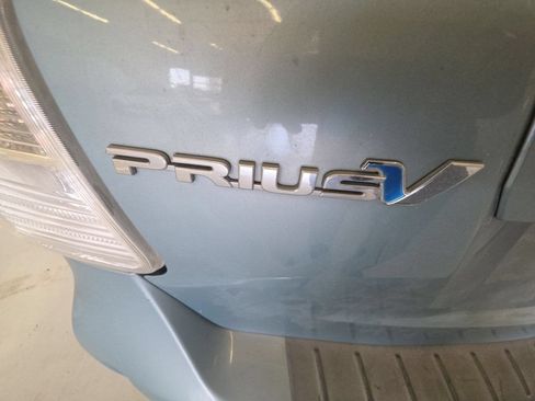 Used 2015 Toyota Prius V Four FWD image 6