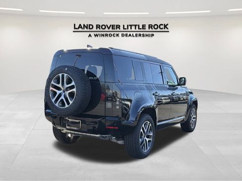 New 2026 Land Rover Defender 110 X-Dynamic SE image 2