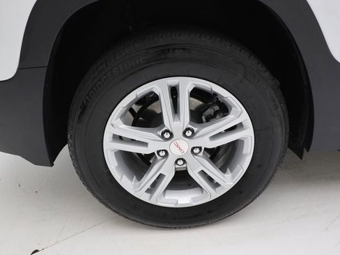 Used 2024 GMC Terrain SLE image 9