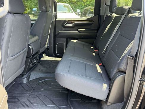 Used 2022 Chevrolet Silverado 1500 LT w/ Protection Package AWD/4WD image 17