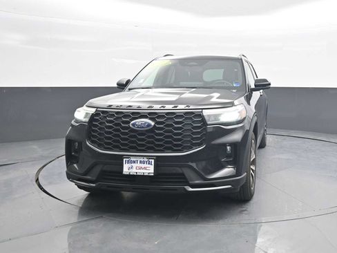 Used 2025 Ford Explorer ST-Line AWD/4WD image 3