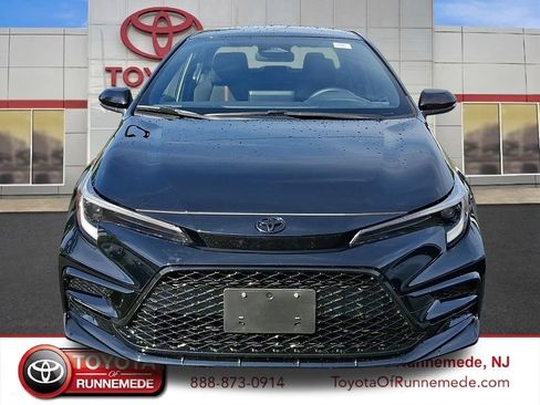 Certified 2025 Toyota Corolla SE w/ Convenience Package FWD image 2
