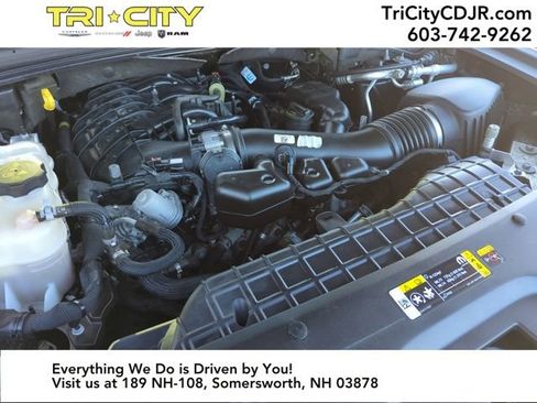 Used 2022 Jeep Grand Cherokee Limited image 27