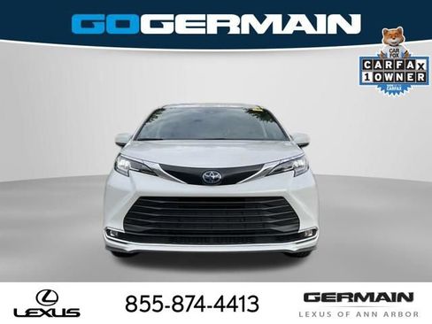 Used 2023 Toyota Sienna XLE FWD image 11