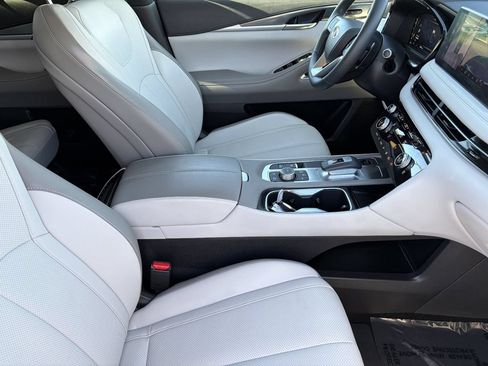 Certified 2026 INFINITI QX60 Luxe FWD image 10