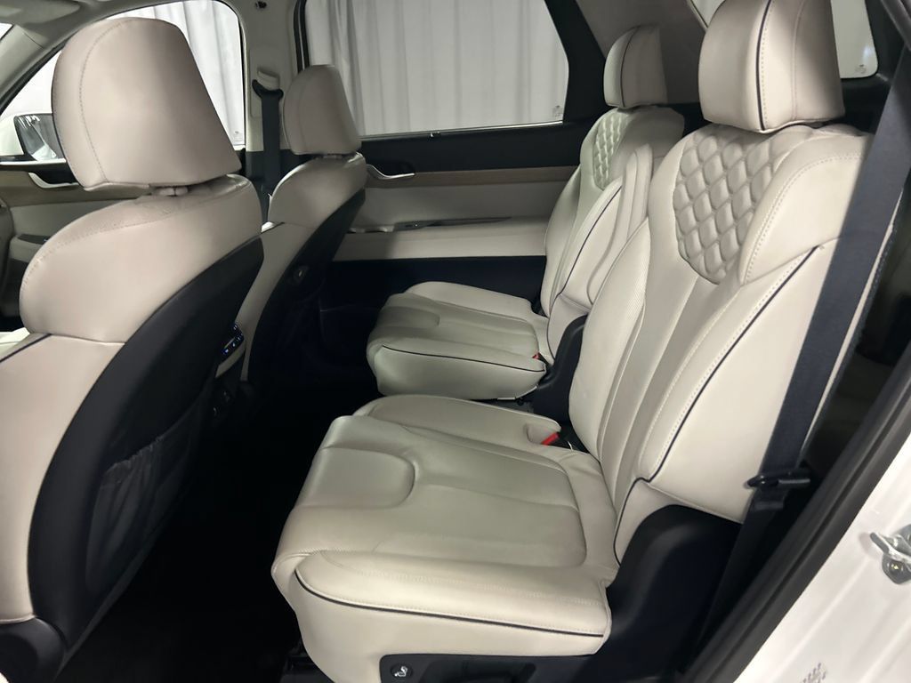 Used 2022 Hyundai Palisade Limited FWD image 22