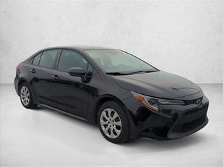 Used 2022 Toyota Corolla LE video 3