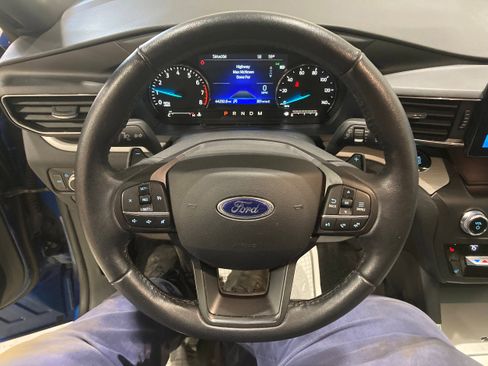 Used 2020 Ford Explorer XLT w/ Equipment Group 202A AWD/4WD image 27