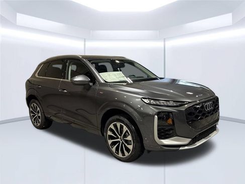 New 2026 Audi Q3 quattro 2.0T AWD/4WD image 7