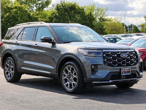 Used 2025 Ford Explorer Platinum w/ Ultimate Package AWD/4WD image 39
