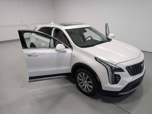 Used 2019 Cadillac XT4 Premium Luxury AWD/4WD image 16