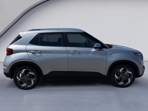 New 2026 Hyundai Venue SEL FWD image 6