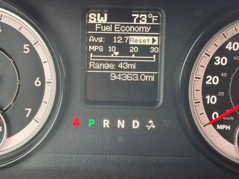 Used 2016 RAM 1500 Classic SLT AWD/4WD image 16