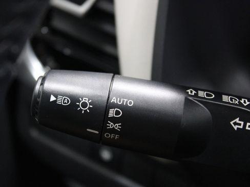 Used 2023 Nissan Rogue SL AWD/4WD image 42