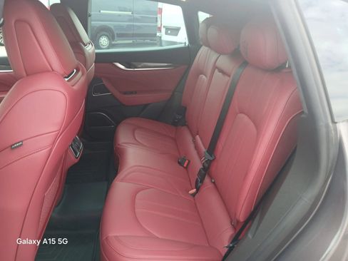 Used 2022 Maserati Levante GT AWD/4WD image 11