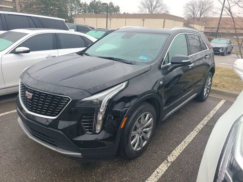 Used 2022 Cadillac XT4 Premium Luxury w/ Enhanced Visibility Package FWD image 1