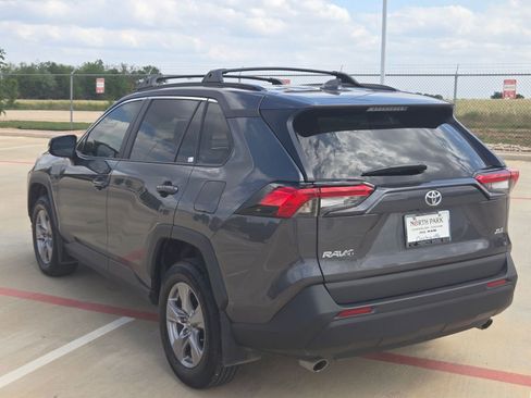 Used 2023 Toyota RAV4 XLE w/ Convenience Package FWD image 5