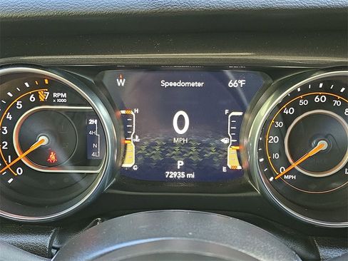 Used 2022 Jeep Gladiator Sport image 21